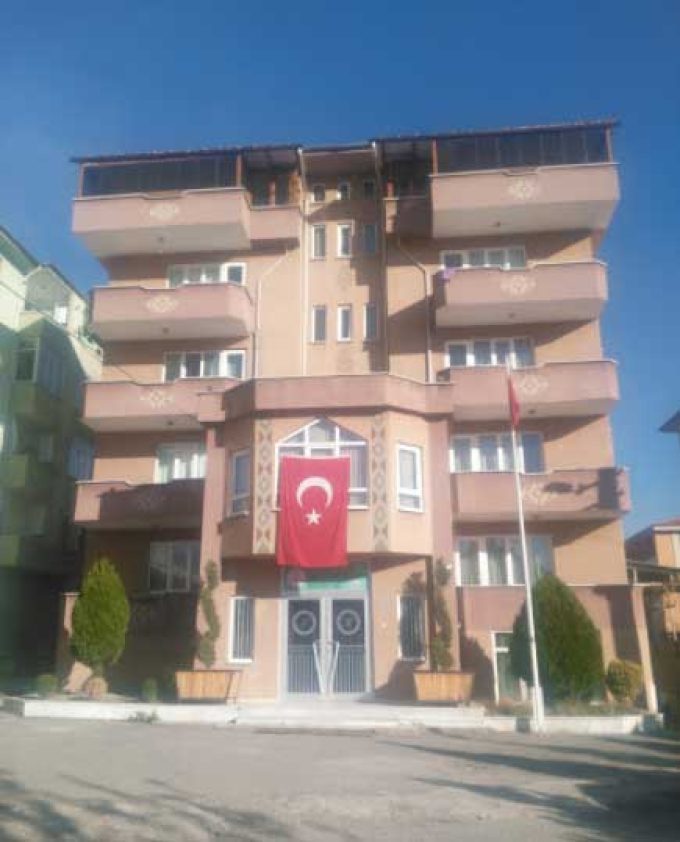 Kılavuzlar Erkek Öğrenci Yurdu